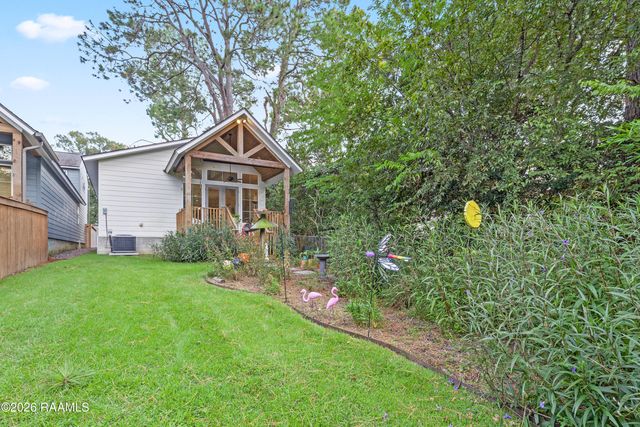 325 A Bacque Crescent Drive, Lafayette, LA 70503