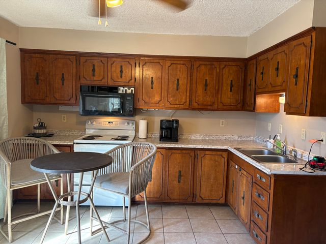 131 Cozy Drive, Grove, OK 74344