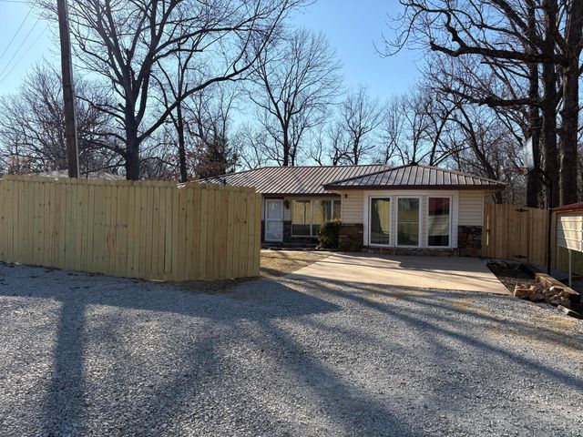 131 Cozy Drive, Grove, OK 74344