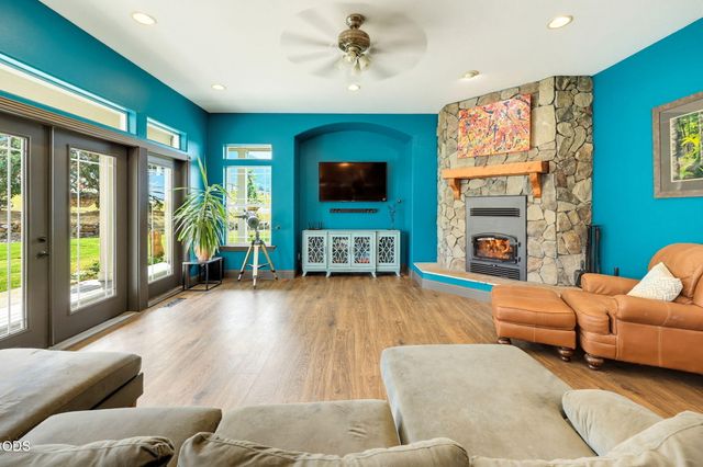 5597 Highway 66, Ashland, OR 97520