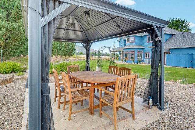 5597 Highway 66, Ashland, OR 97520