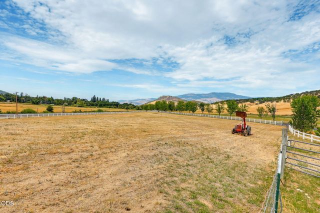 5597 Highway 66, Ashland, OR 97520