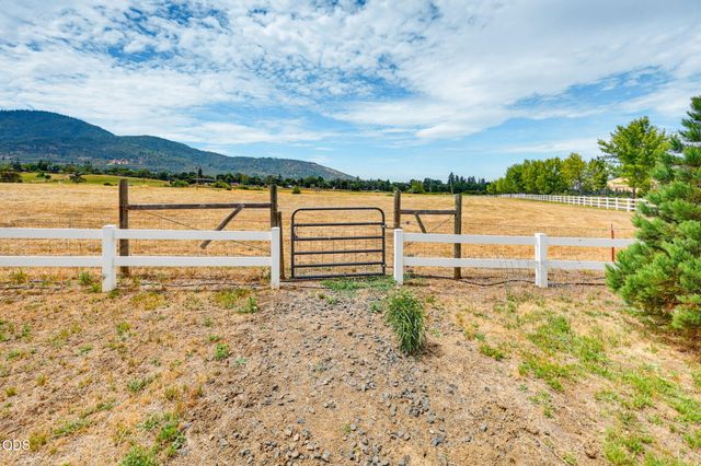 5597 Highway 66, Ashland, OR 97520
