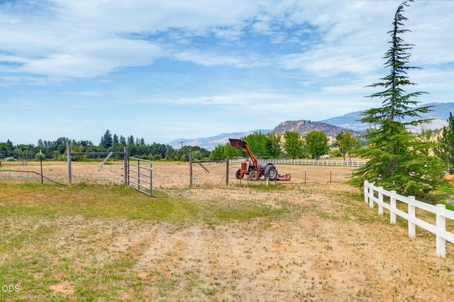 5597 Highway 66, Ashland, OR 97520