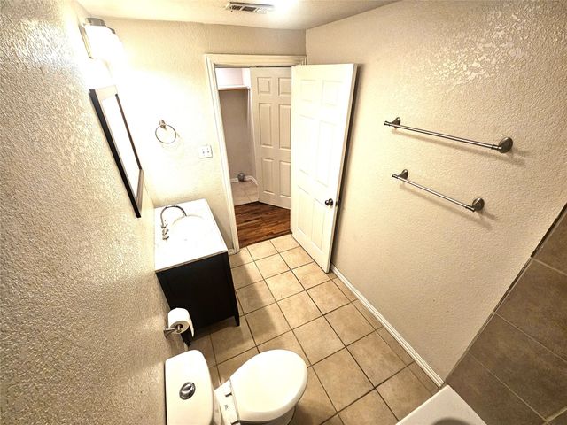 1921 W 10th Street, Dallas, TX 75208