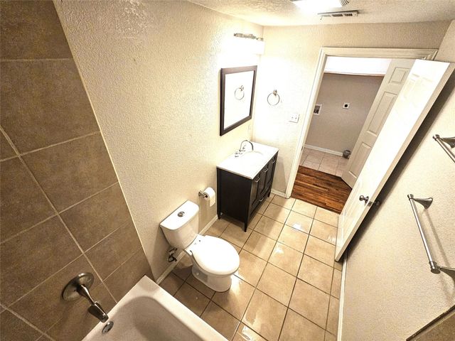 1921 W 10th Street, Dallas, TX 75208