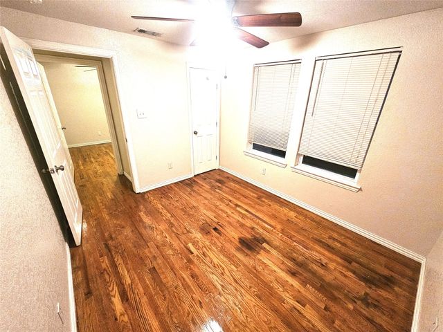 1921 W 10th Street, Dallas, TX 75208