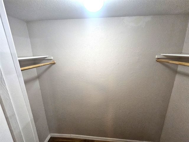 1921 W 10th Street, Dallas, TX 75208