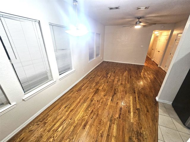 1921 W 10th Street, Dallas, TX 75208