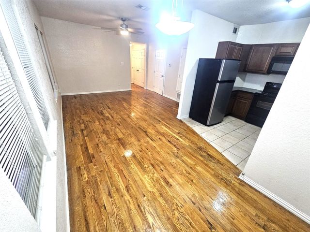 1921 W 10th Street, Dallas, TX 75208