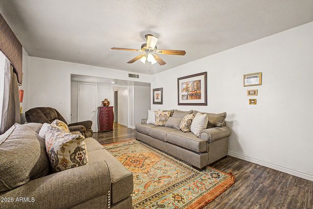 6409 W OREGON Avenue, Glendale, AZ 85301
