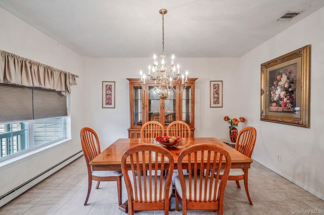 1 Monaco Court, Ronkonkoma, NY 11779