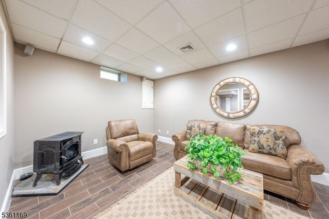 27 Horseshoe Dr, Hillsborough Twp., NJ 08844