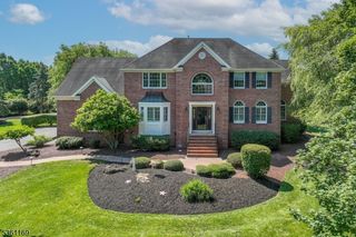 27 Horseshoe Dr, Hillsborough Twp., NJ 08844
