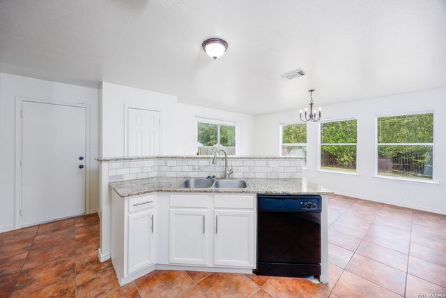 7706 HEDRICK FARM, San Antonio, TX 78239