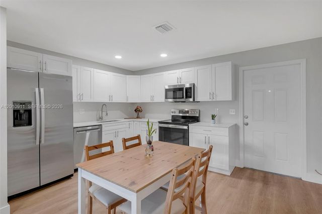 700 NW 18th St 1-2, Fort Lauderdale, FL 33311
