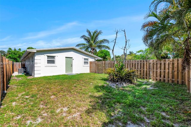 700 NW 18th St 1-2, Fort Lauderdale, FL 33311