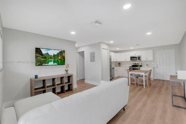 700 NW 18th St 1-2, Fort Lauderdale, FL 33311