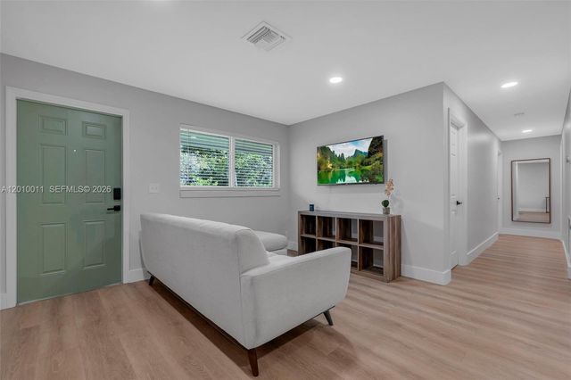 700 NW 18th St 1-2, Fort Lauderdale, FL 33311