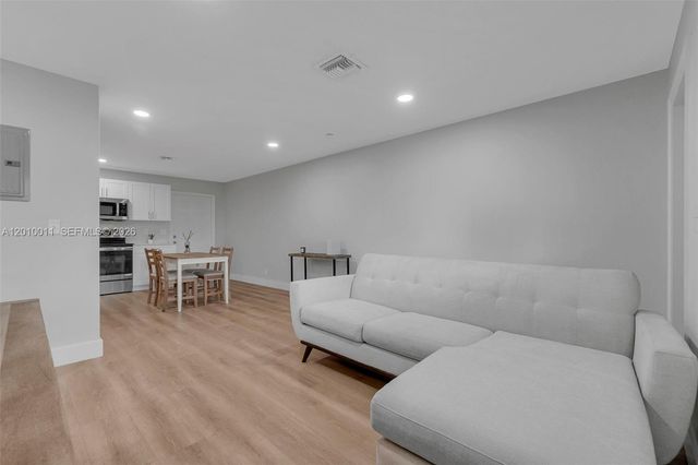 700 NW 18th St 1-2, Fort Lauderdale, FL 33311