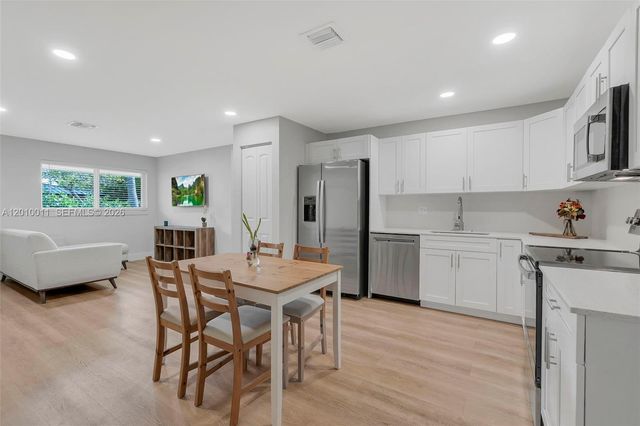 700 NW 18th St 1-2, Fort Lauderdale, FL 33311