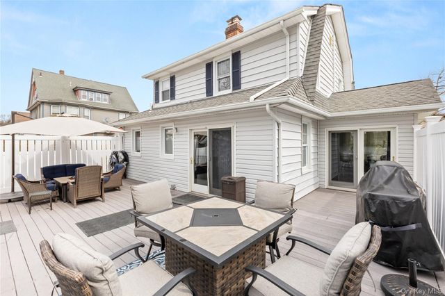 147 Pennsylvania Avenue, Freeport, NY 11520