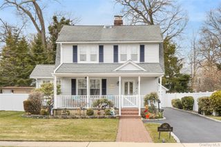 147 Pennsylvania Avenue, Freeport, NY 11520