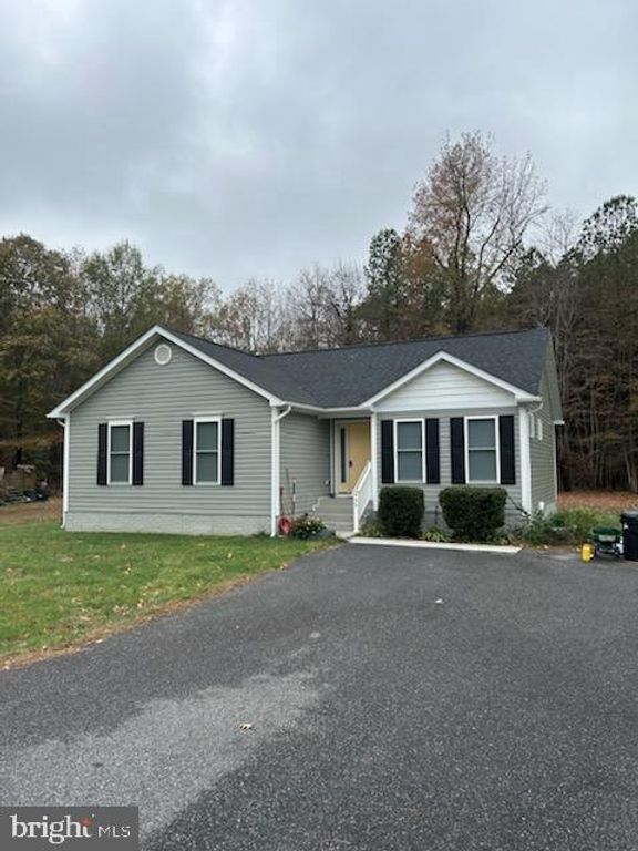 435 WAKEFIELD DR, Colonial Beach, VA 22443