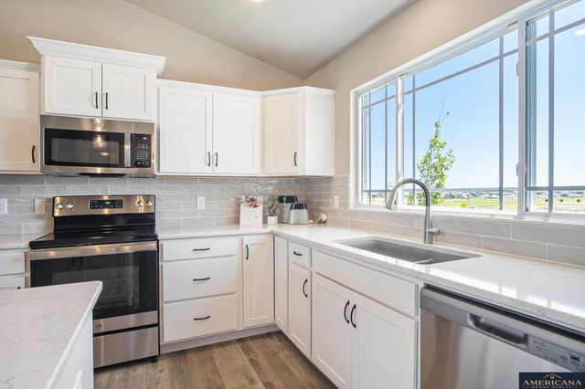 17606 Phoebe Street, Bennington, NE 68007