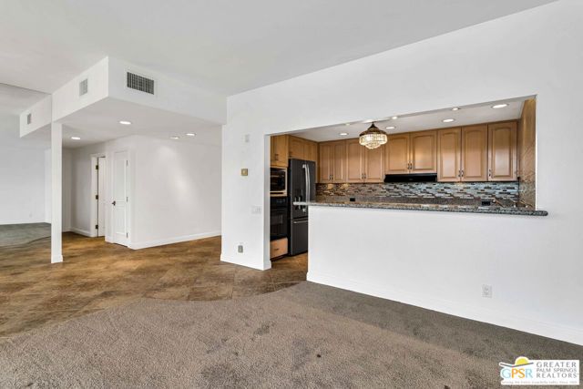 910 Island Drive 211, Rancho Mirage, CA 92270