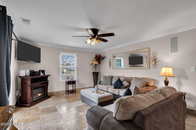 1 Breakwater Square, Howell, NJ 07728