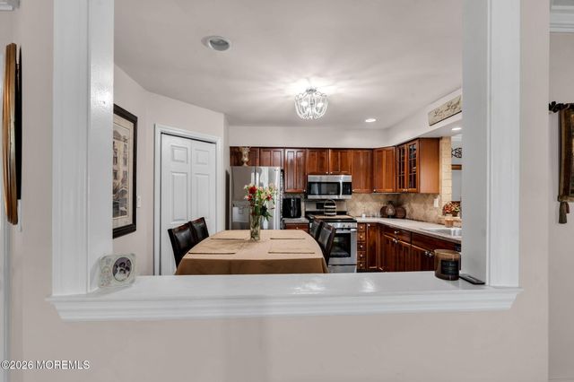 1 Breakwater Square, Howell, NJ 07728