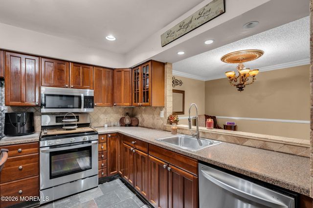 1 Breakwater Square, Howell, NJ 07728