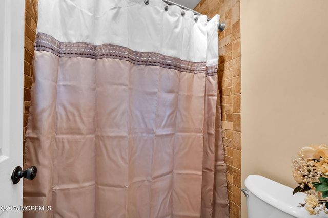 1 Breakwater Square, Howell, NJ 07728