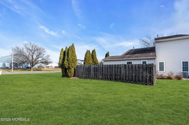 1 Breakwater Square, Howell, NJ 07728