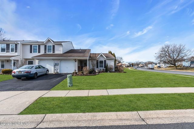 1 Breakwater Square, Howell, NJ 07728