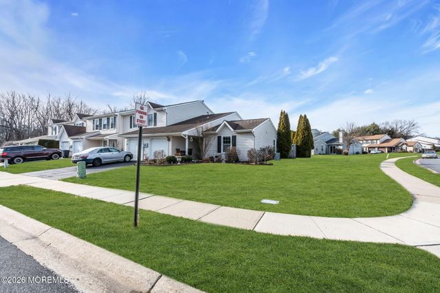 1 Breakwater Square, Howell, NJ 07728