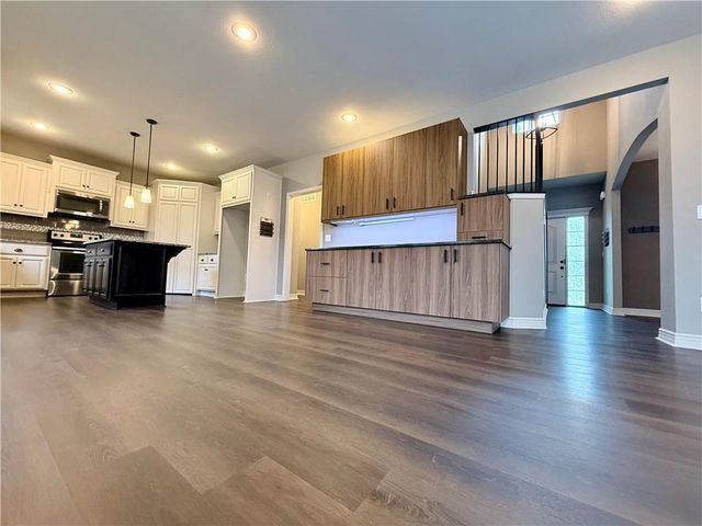 1900 Red Bud Court, Raymore, MO 64083