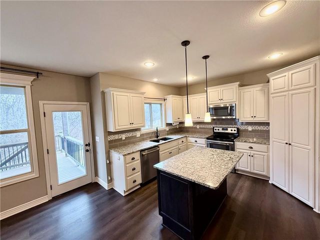 1900 Red Bud Court, Raymore, MO 64083