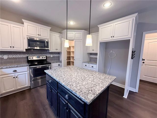 1900 Red Bud Court, Raymore, MO 64083