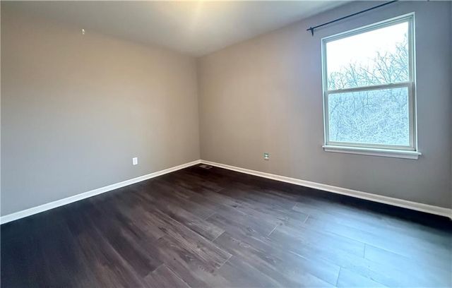 1900 Red Bud Court, Raymore, MO 64083