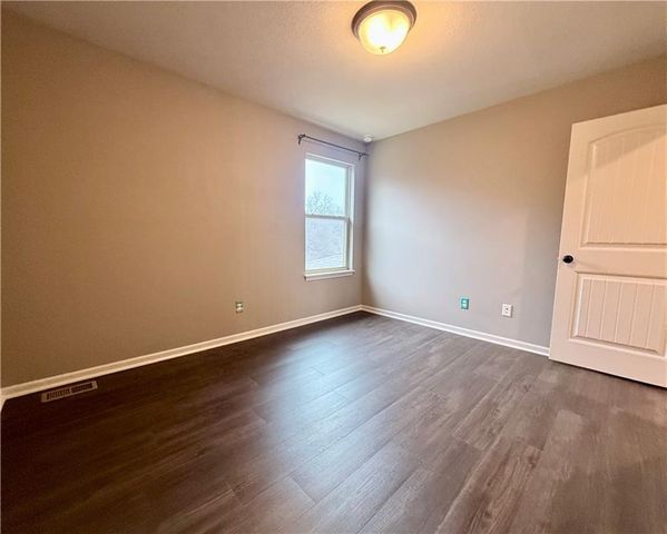 1900 Red Bud Court, Raymore, MO 64083