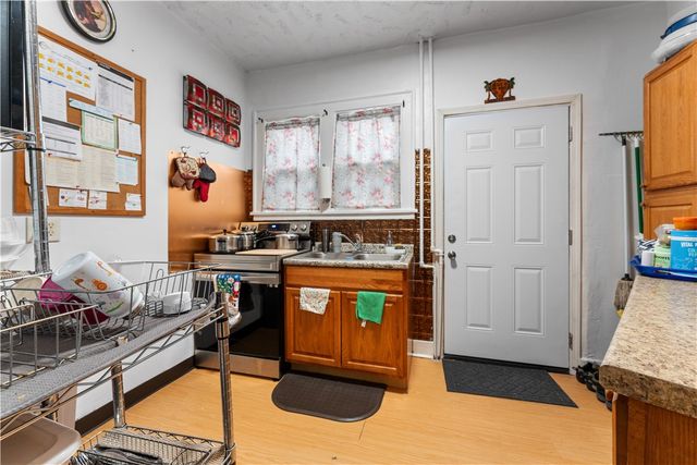 628 E 9th Ave, Munhall, PA 15120