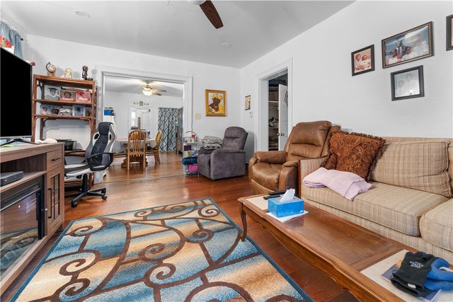 628 E 9th Ave, Munhall, PA 15120
