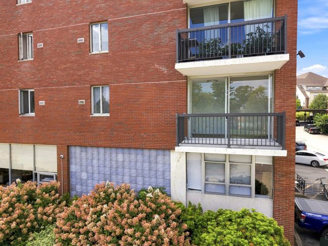 20 Hammond Pond Pkwy 208, Newton, MA 02467