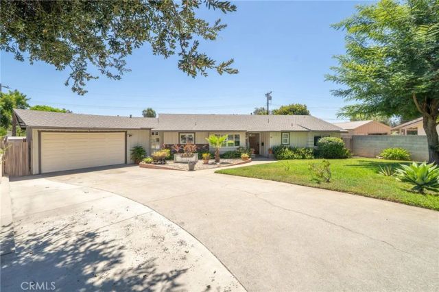 88 Camellia Court, Upland, CA 91786