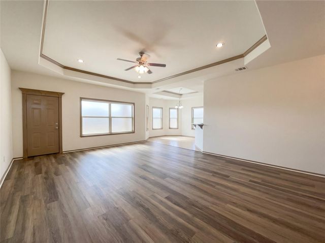 1000 Estival DR, Kyle, TX 78640