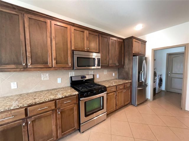 1000 Estival DR, Kyle, TX 78640