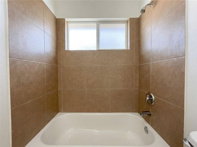 1000 Estival DR, Kyle, TX 78640