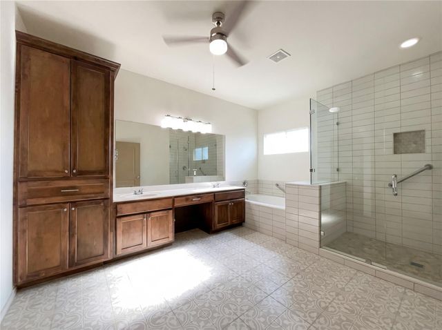 1000 Estival DR, Kyle, TX 78640